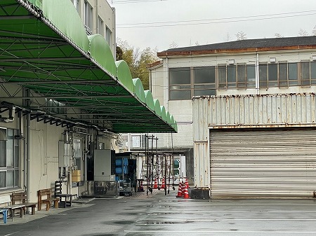 テント庇雨だれ