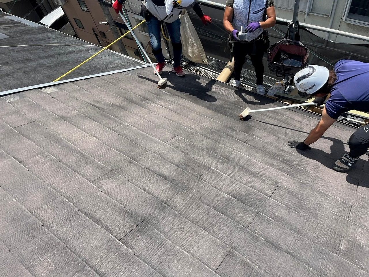 門真市　急勾配カラーベスト屋根をガルバリウム鋼板でカバー工事を行いました。