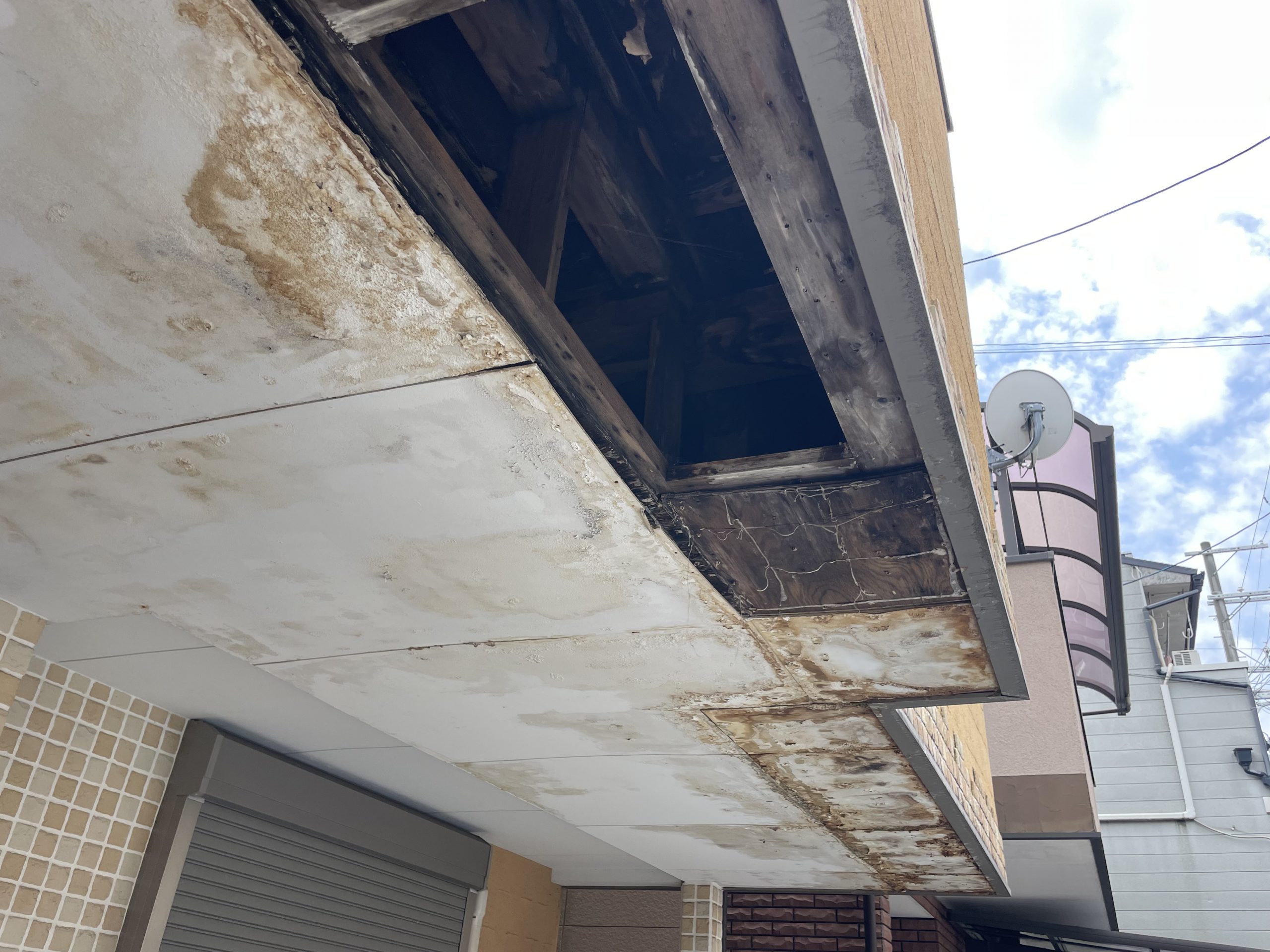 枚方市ベランダ腐敗