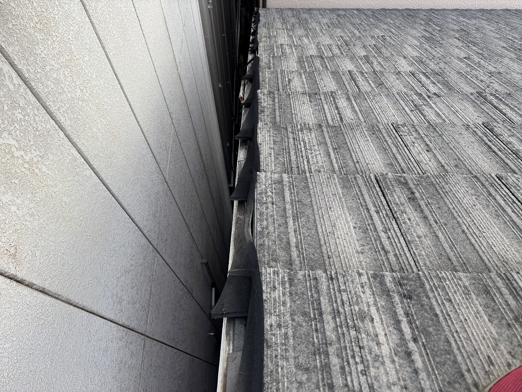 ケラバ瓦落下２