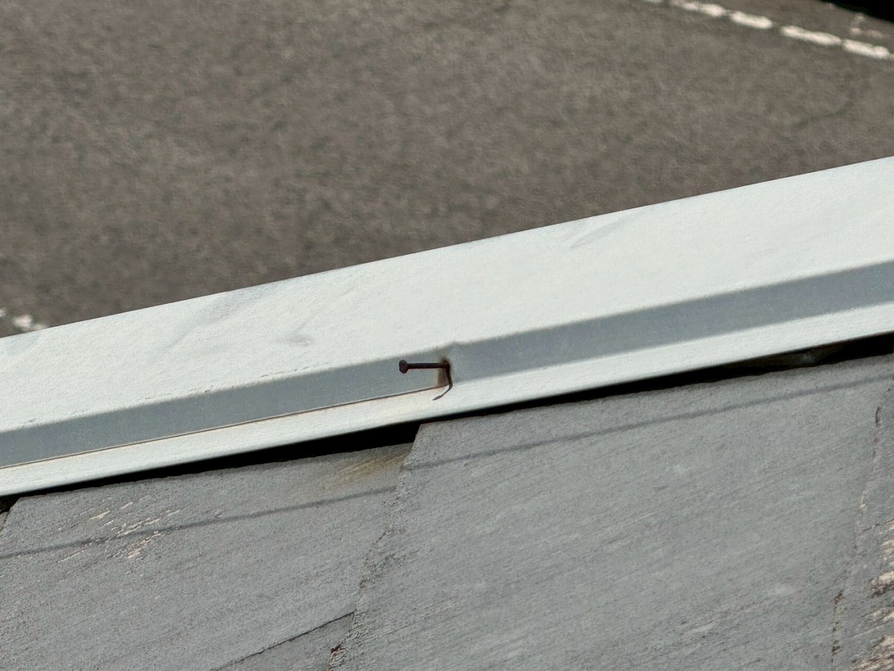 羽曳野市棟板金釘浮き