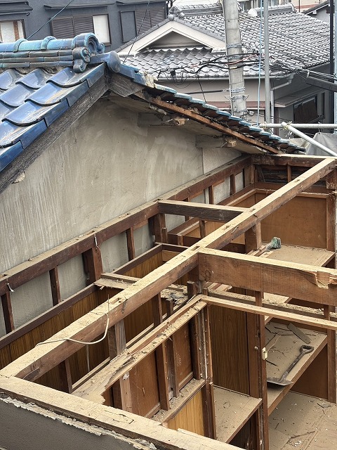 切り離し後の屋根端部
