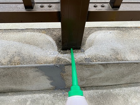 柵の支柱を防水