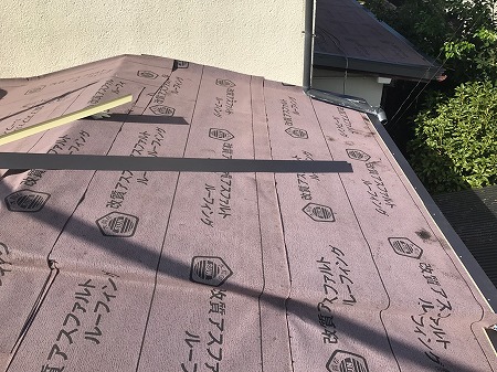 ゴムアスルーフィング貼り