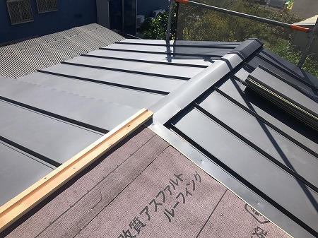 立平葺施工中