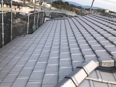 いぶし平板瓦葺上工事